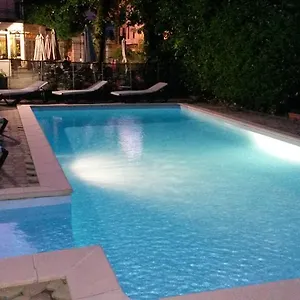 https://au-pavillon-du-frene.midi-pyreneeshotels.com